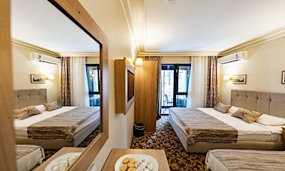 Standart Şehir Manzaralı İki Ayrı Yataklı Oda